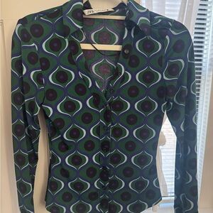 Zara Women's Blue and Green Geometric Button Down Shirt